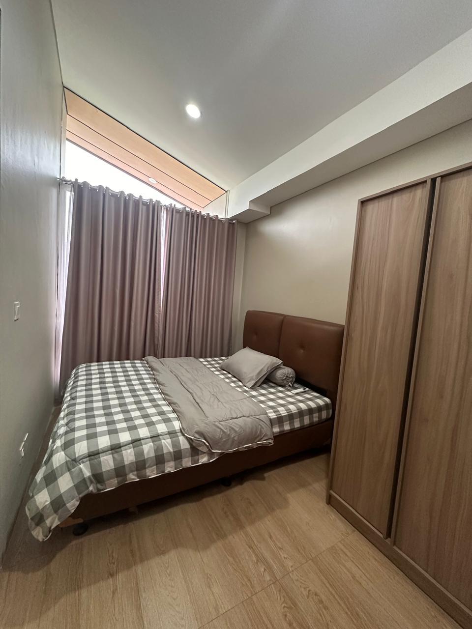 Take Over Rumah di Waterfront Travertine Lippo Cikarang
